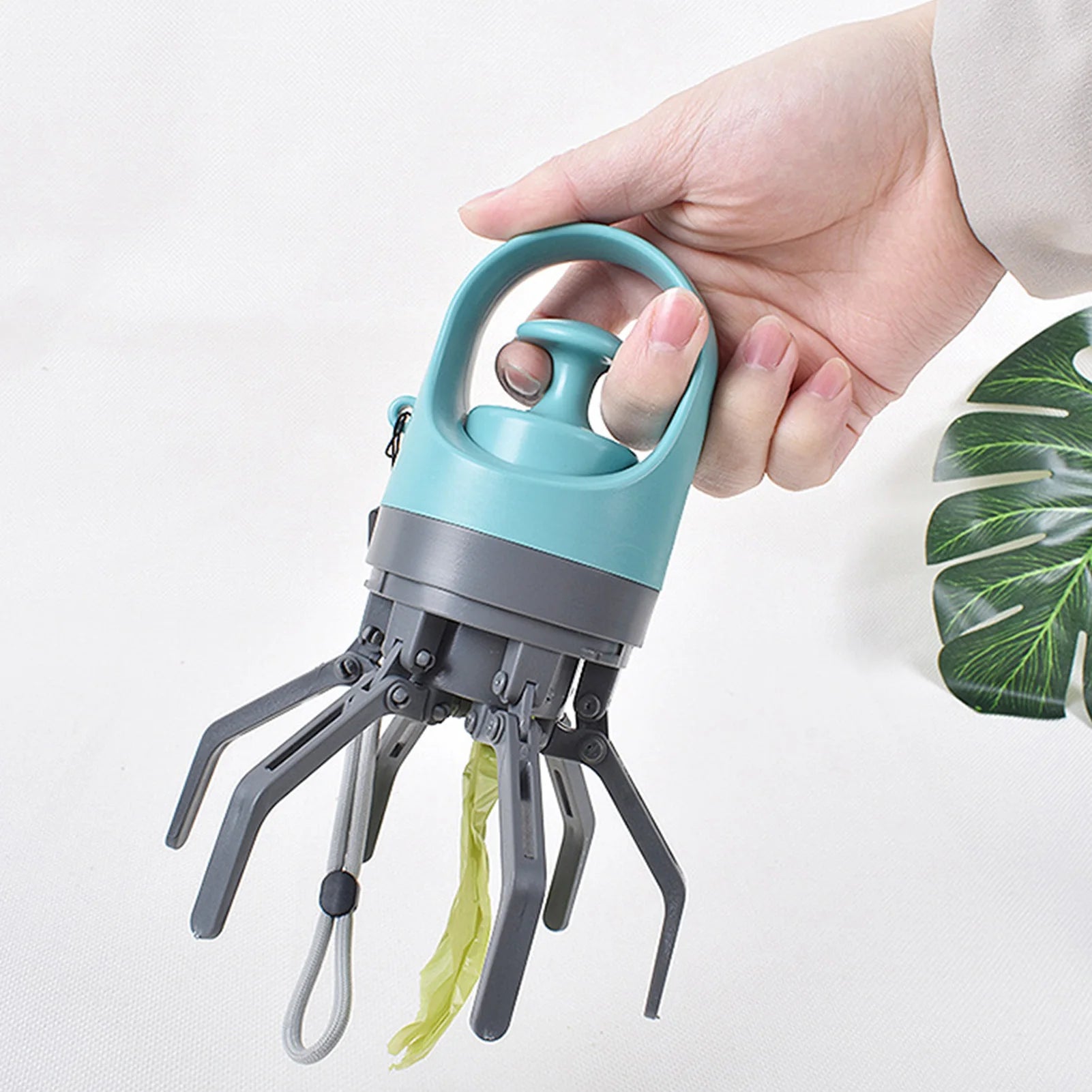 Portable Pet Waste Picker Dog Claw Poop Scooper Easy Cleaning Safe Simple  Lightweight with Bag Dispenser for Outdoor